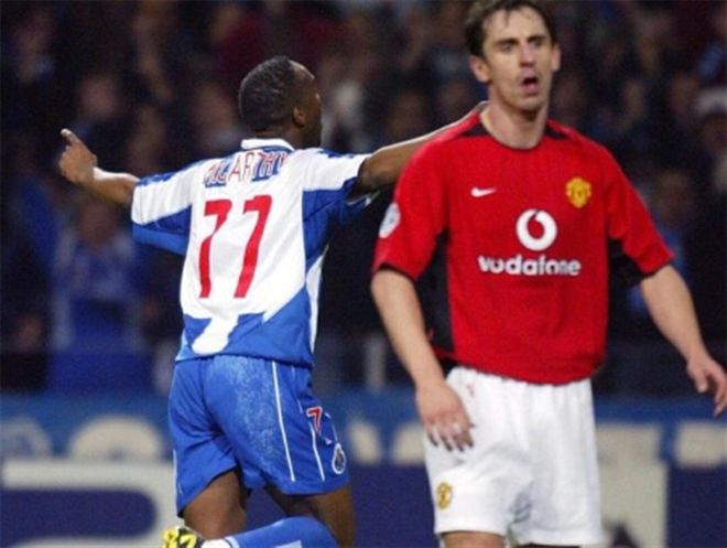 显得更孤军 显得更孤军